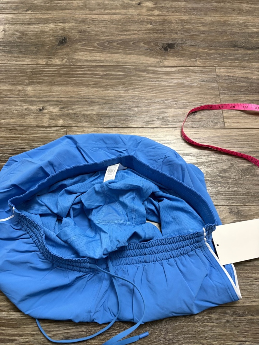 NWT Lululemon Court Rival High-Rise Short 3" (Pool Party/White) Size 12 - Picture 6 of 8